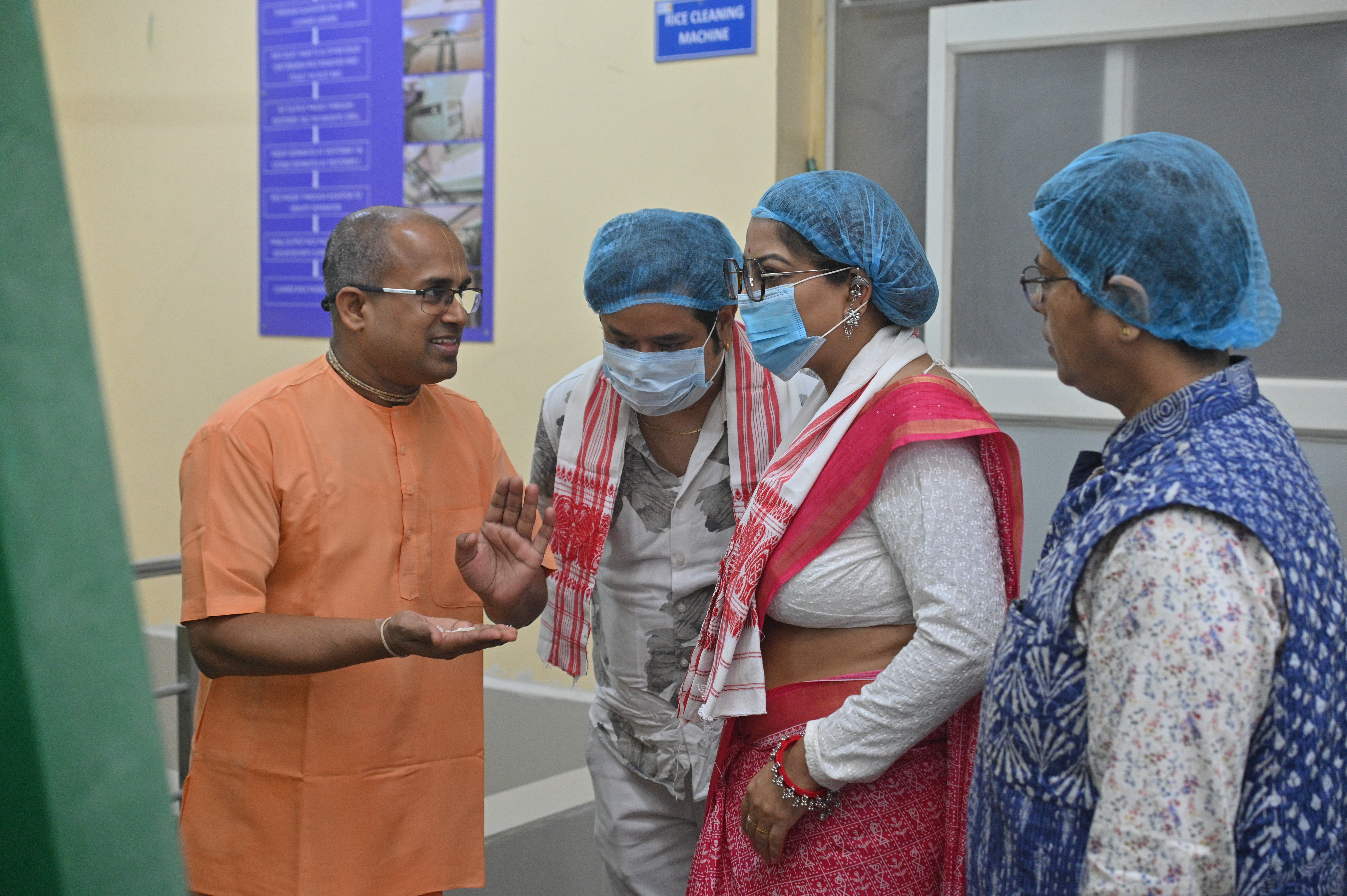 <span  class="uc_style_uc_tiles_grid_image_elementor_uc_items_attribute_title" style="color:#ffffff;">Singer Gitaalee Devi & Sumit Sagar</span>