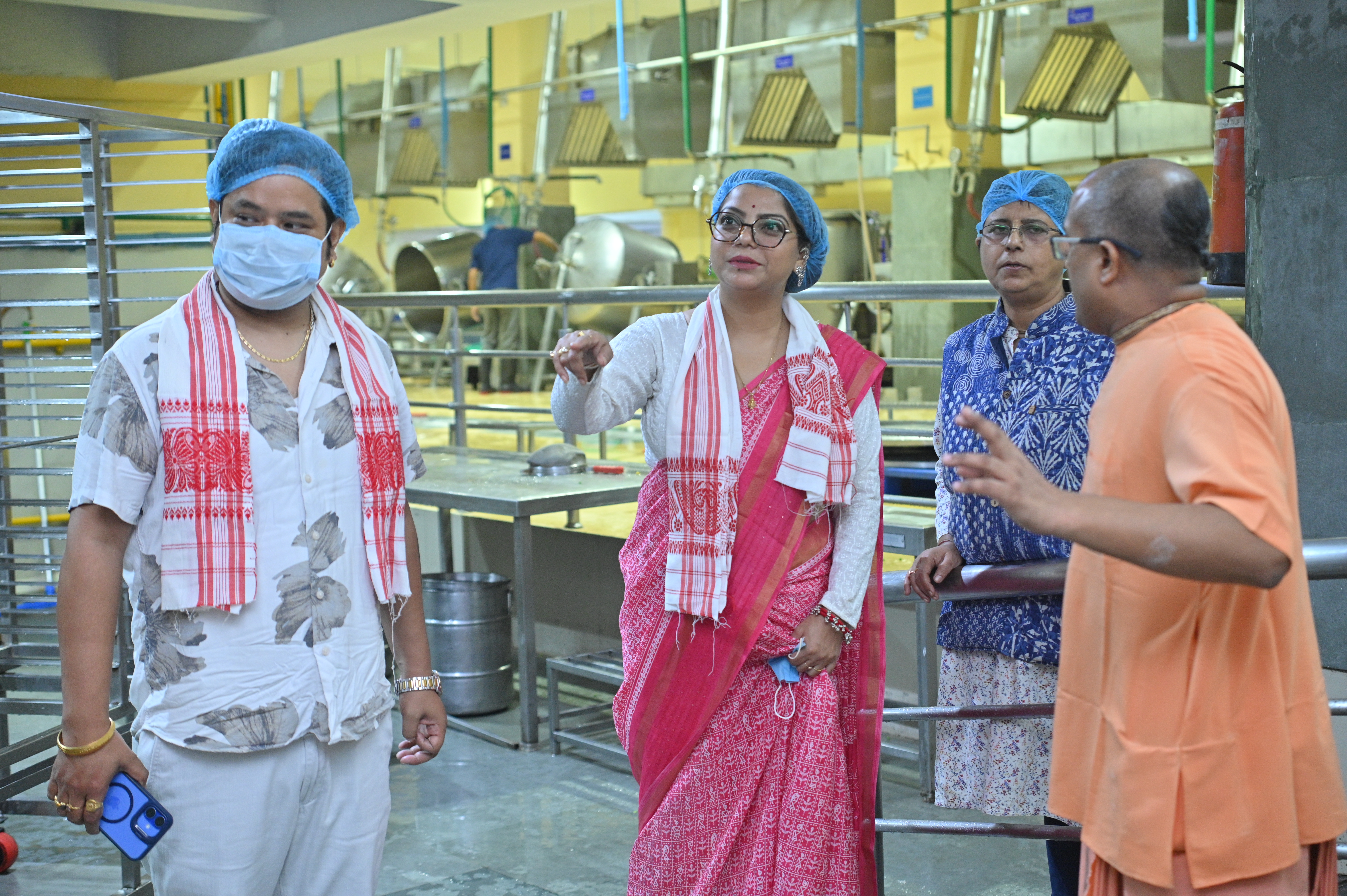 <span  class="uc_style_uc_tiles_grid_image_elementor_uc_items_attribute_title" style="color:#ffffff;">Singer Gitaalee Devi & Sumit Sagar</span>