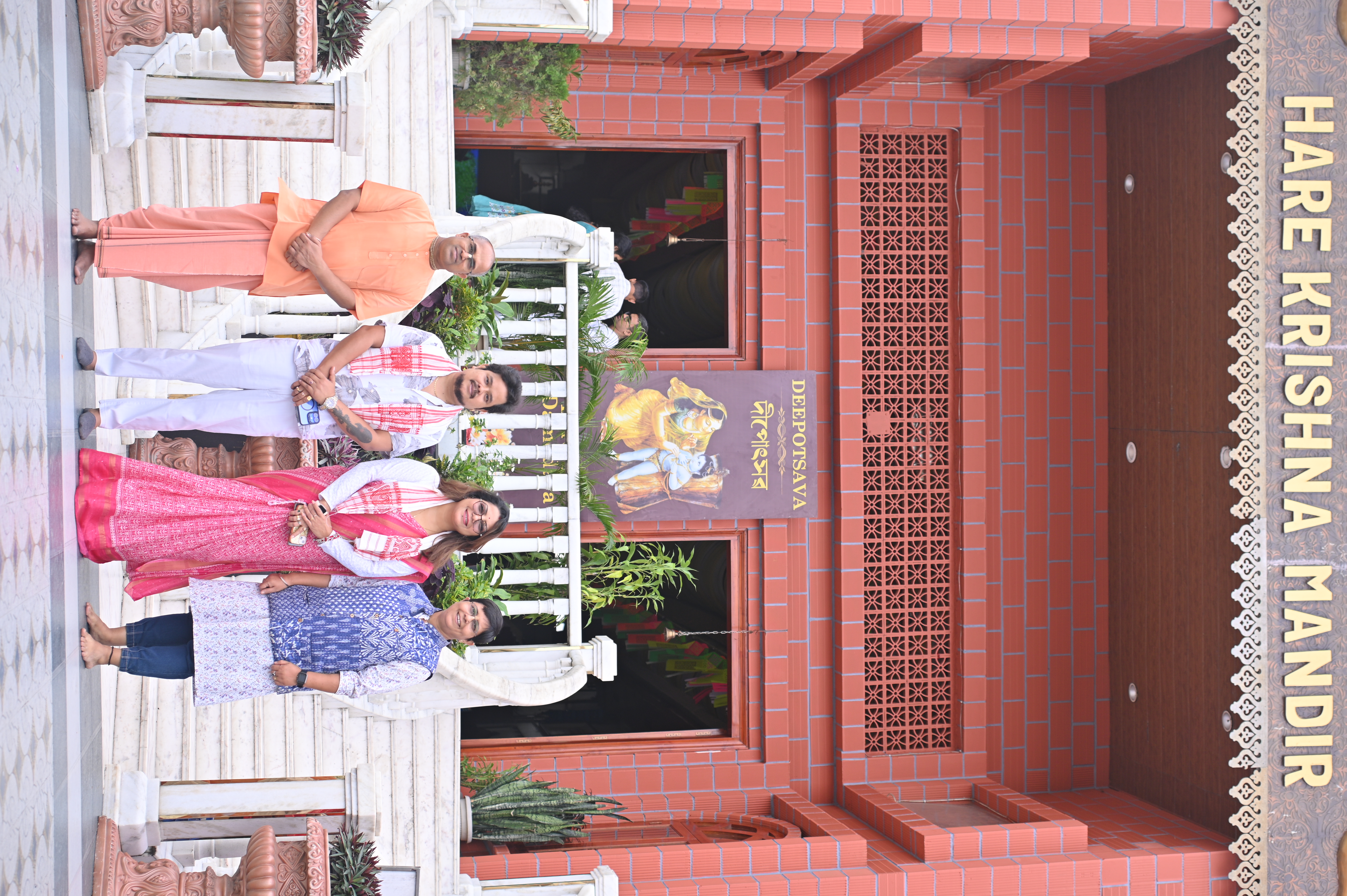 <span  class="uc_style_uc_tiles_grid_image_elementor_uc_items_attribute_title" style="color:#ffffff;">Singer Gitaalee Devi & Sumit Sagar</span>