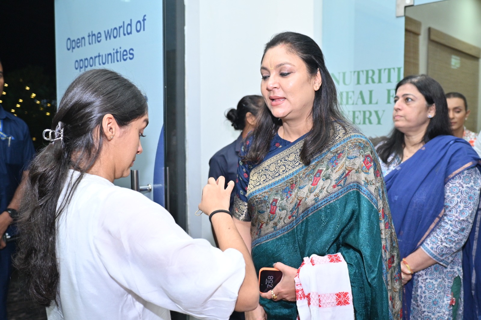 <span  class="uc_style_uc_tiles_grid_image_elementor_uc_items_attribute_title" style="color:#ffffff;">Smt.RINIKI BHUYAN SHARMA</span>